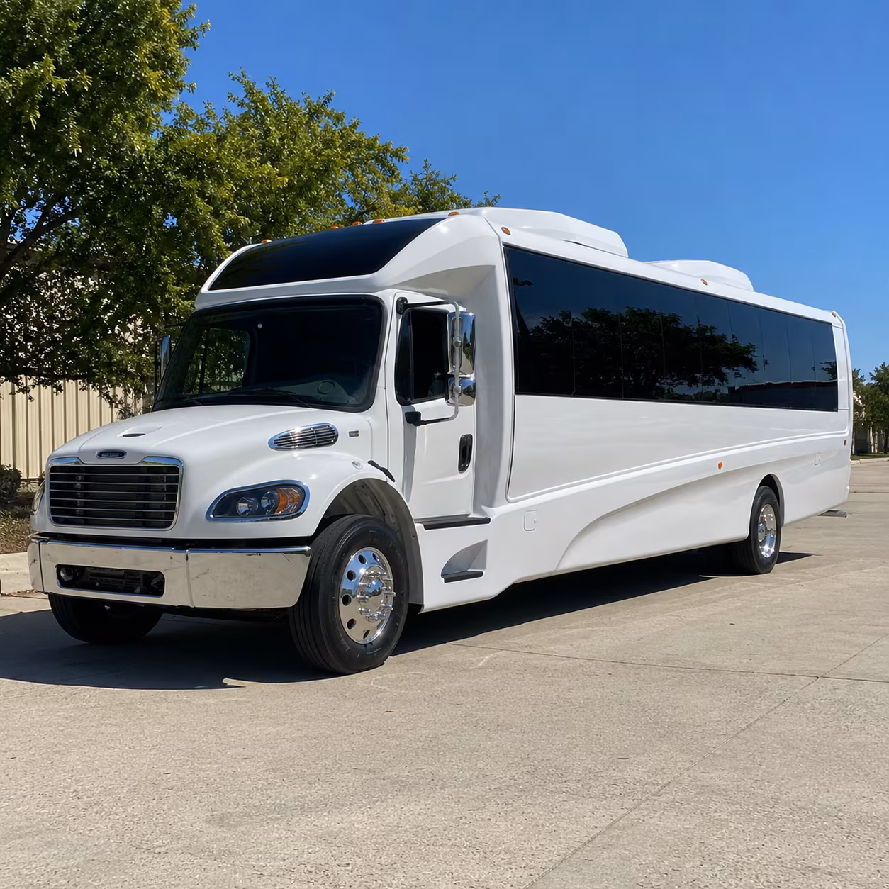 Sacramento Airport Shuttle & Transportation party bus exterior