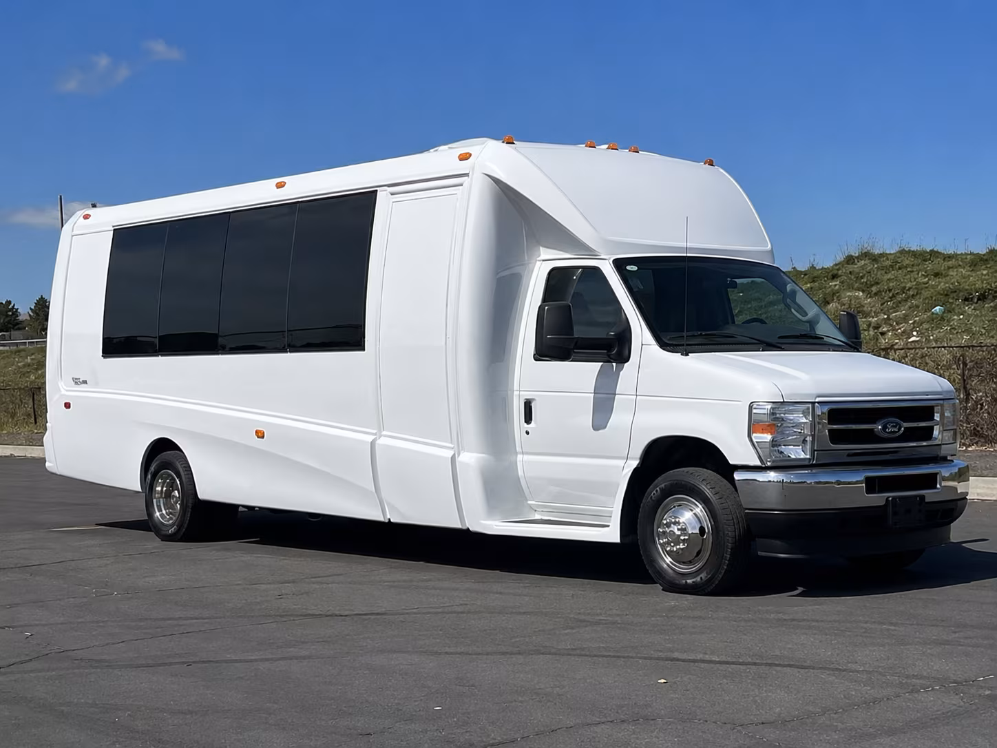 Sacramento Homecoming & Prom Party Bus Rentals