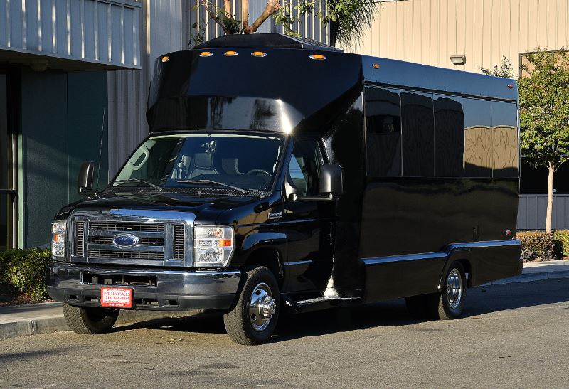 Sacramento 25 Passenger Party Bus